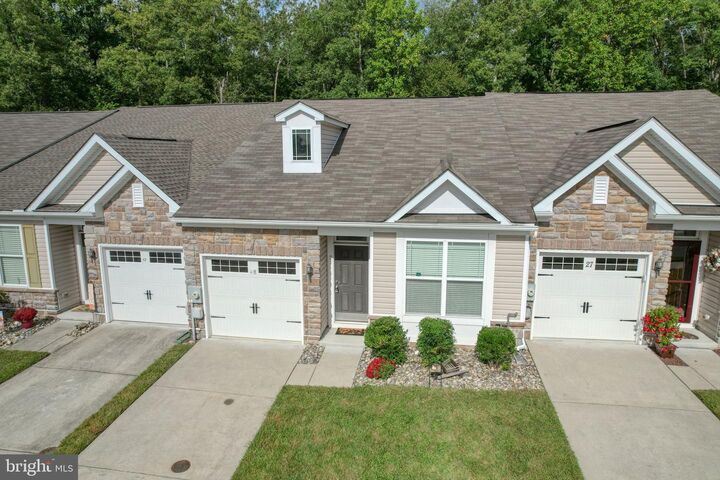 Property Photo:  21 Starfire Court  DE 19901 