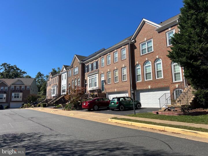 Property Photo:  5722 Governors Pond Circle  VA 22310 