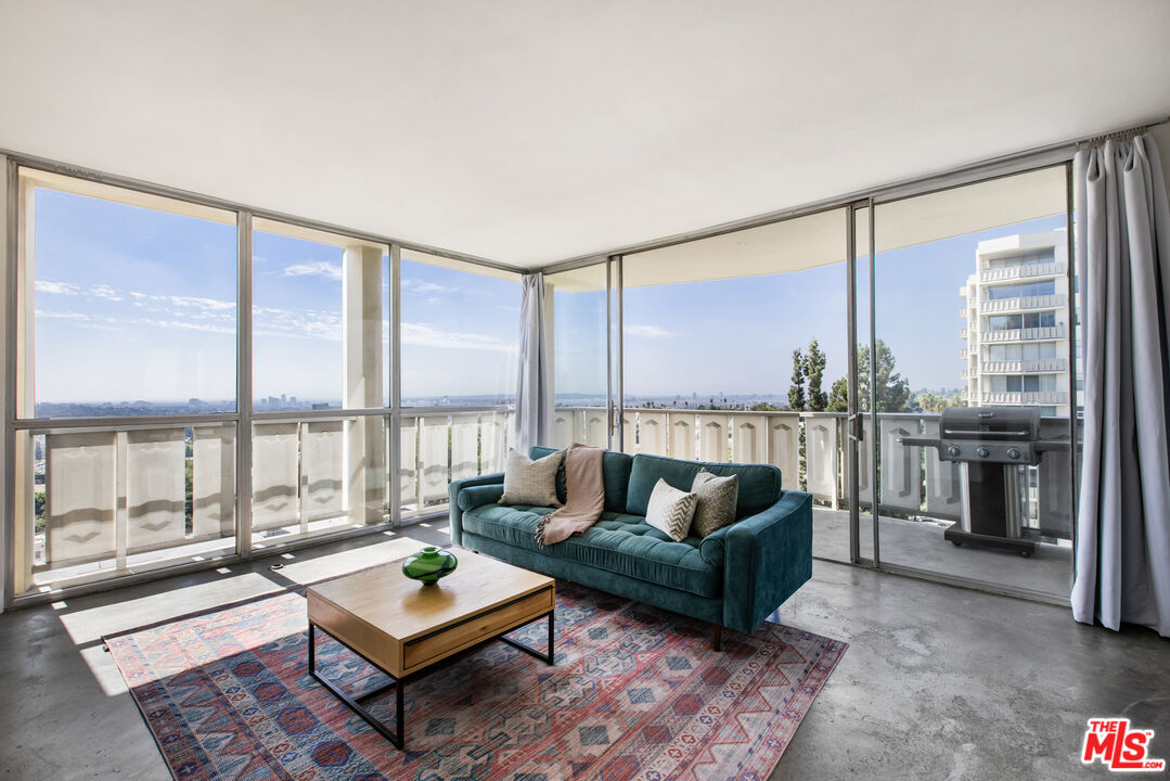 Property Photo:  4411 Los Feliz Blvd  CA 90027 