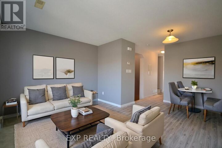 Property Photo:  162 Urbancrest Private 57  ON K2J 2S7 