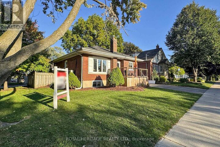 Property Photo:  233 Palace Street  ON L1N 5G1 