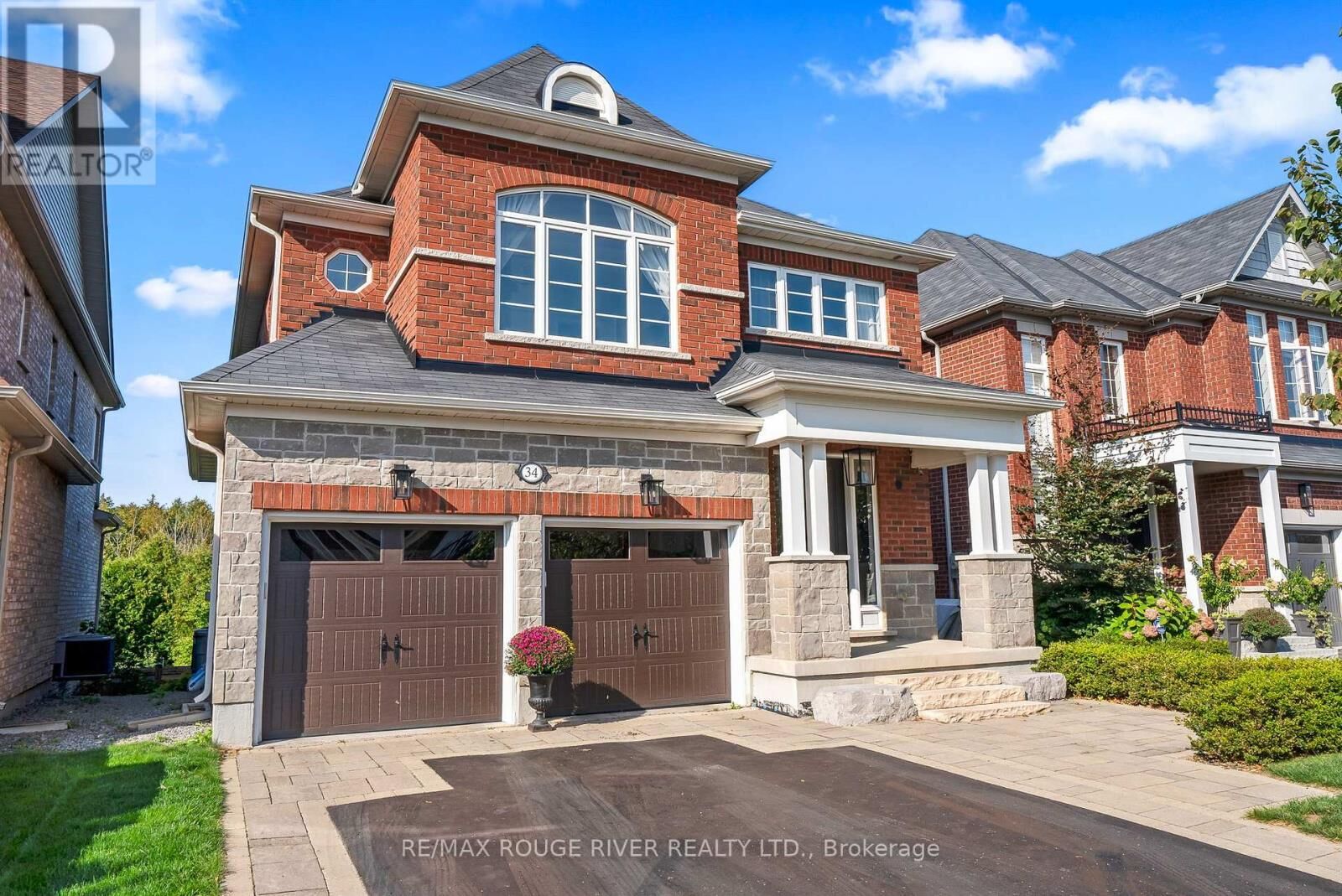Property Photo:  34 Endeavour Court  ON L1P 0B5 