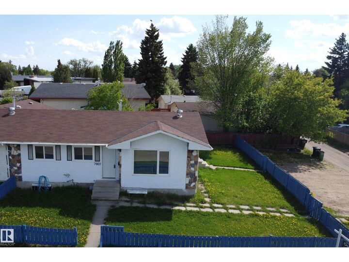 Property Photo: 7807 36 Av NW AB T6K 0C5