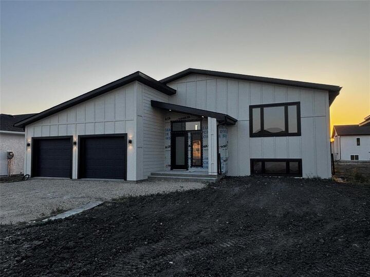 Property Photo:  75 Harvest Bay  MB R5G 0C1 