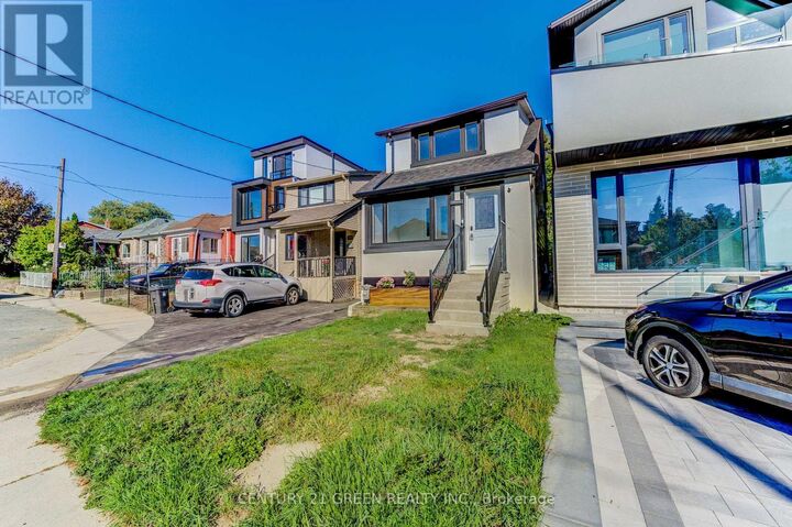 Property Photo:  259 Robina Avenue  ON M6C 3Y9 
