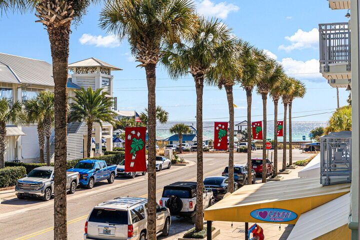 Property Photo:  19 Town Center Loop Unit 2B  FL 32459 