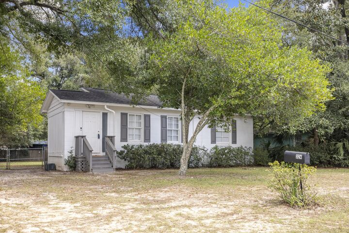 324 Dixie Street  Crestview FL 32536 photo