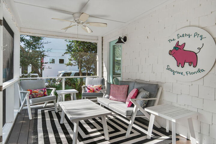 Property Photo: 335 San Juan Avenue FL 32459