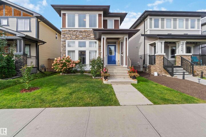 9932 221 Street NW  Edmonton AB T5T 4M7 photo