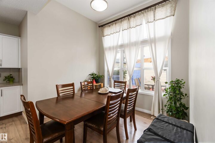 9932 221 Street NW  Edmonton AB T5T 4M7 photo