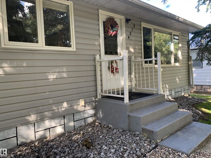 Property Photo: 4828 52 Avenue AB T0B 4N0