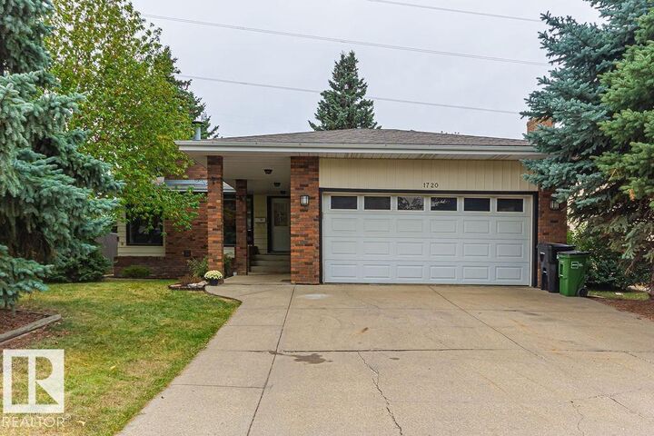 Property Photo: 1720 89 Street NW AB T6K 2A9