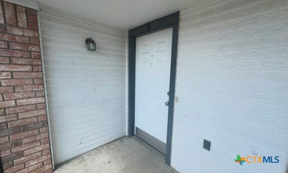 Property Photo: 204 W Truman Avenue B TX 76522