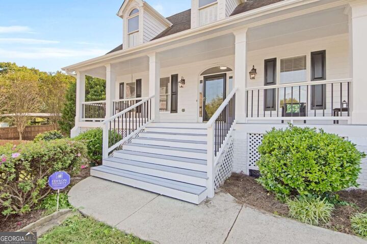 Property Photo: 2726 Riderwood Lane NE GA 30062