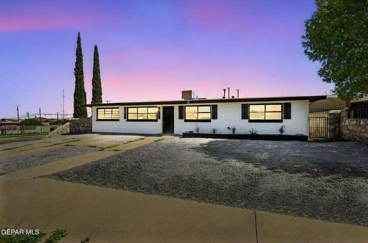 Property Photo: 3630 Sheppard Avenue TX 79904