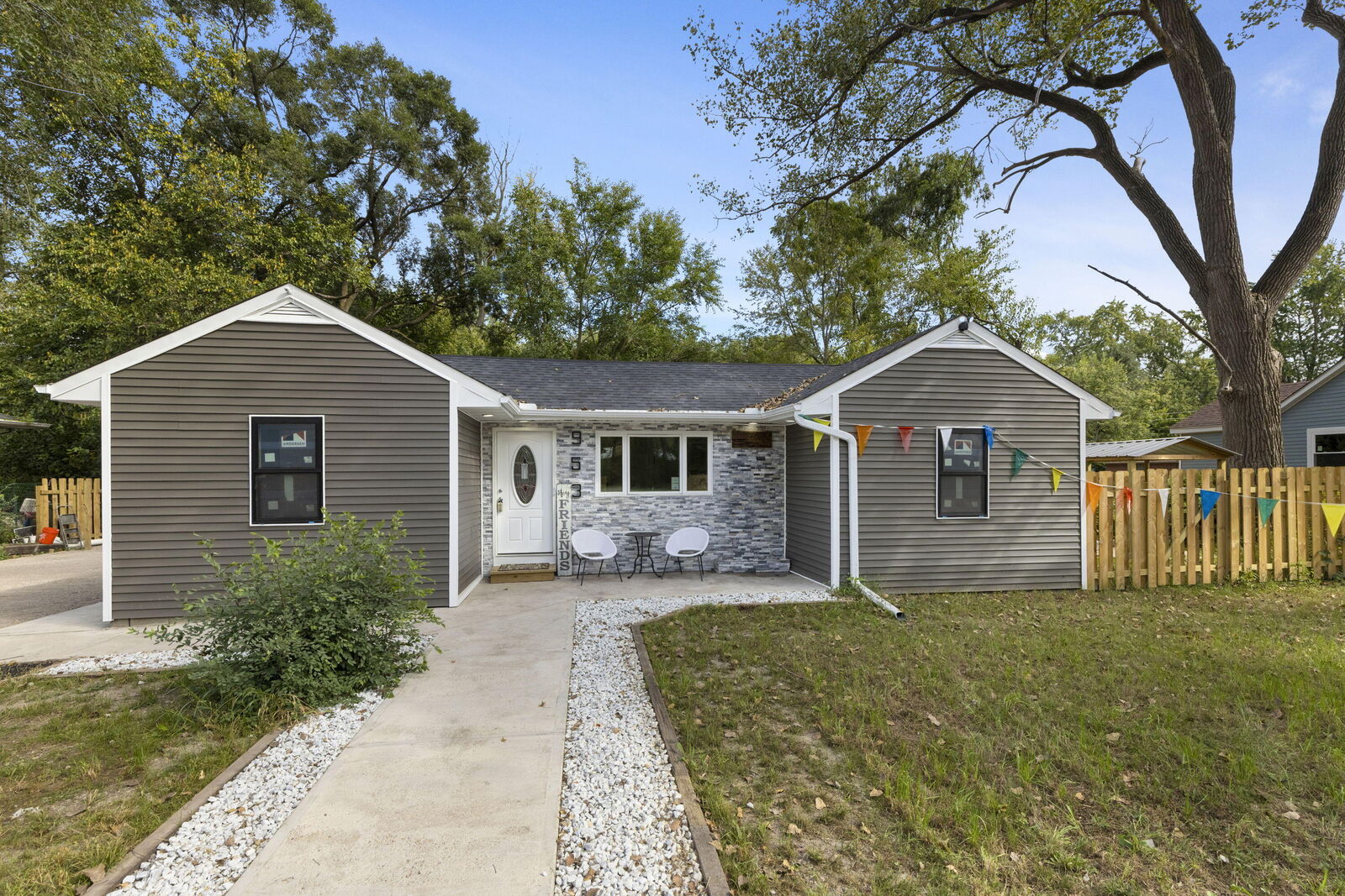 Property Photo:  953 Colfax Street  IN 46406 