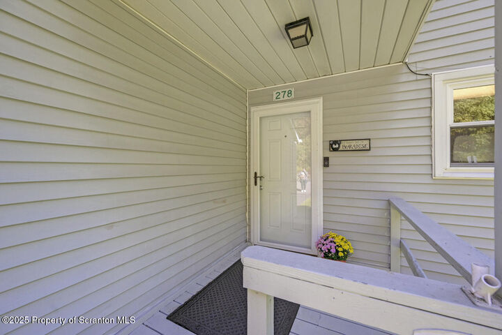Property Photo:  278 Nittany Court  PA 18344 