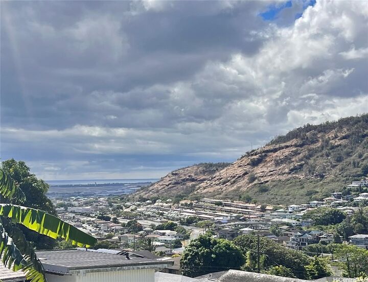 2871 Kalihi Street H  Honolulu HI 96819 photo