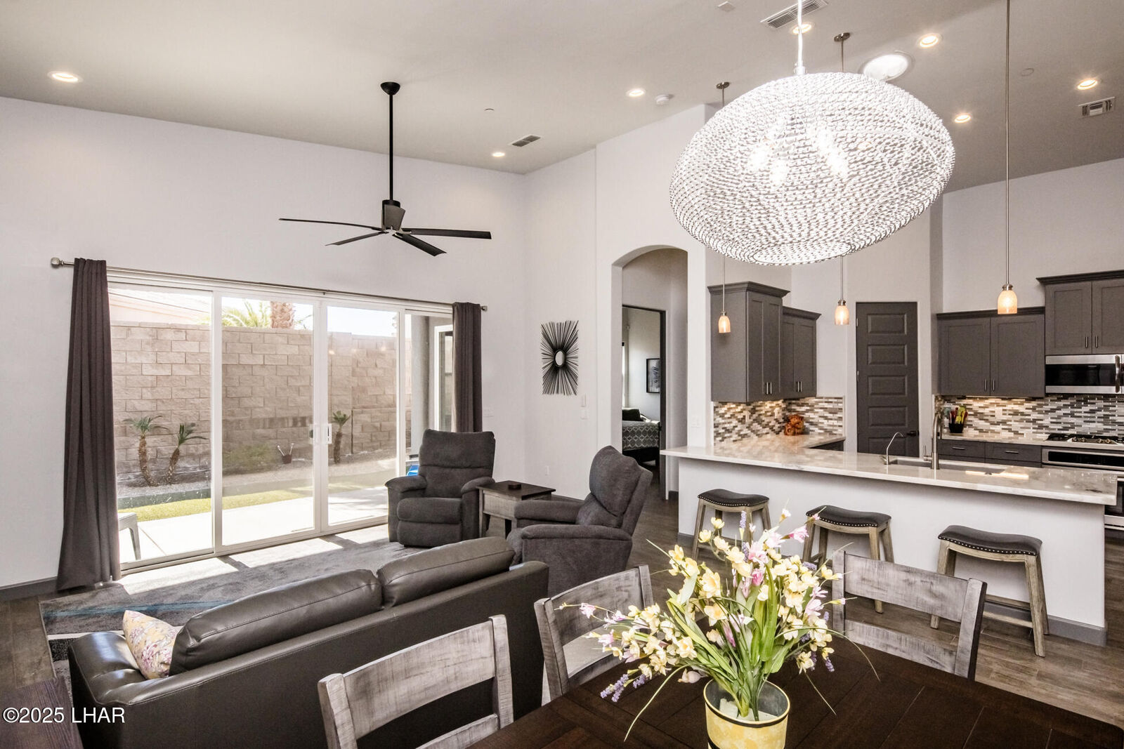 Property Photo:  643 Grand Island Dr  AZ 86403 