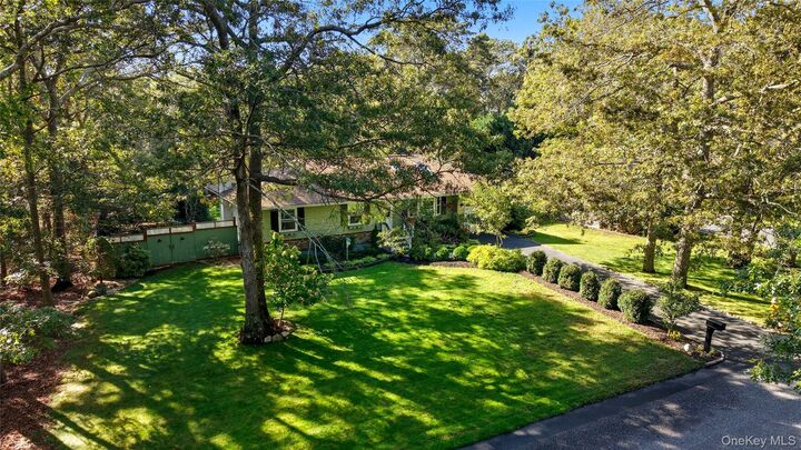 Property Photo:  173 W End Avenue  NY 11967 