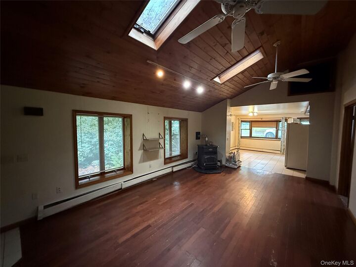 Property Photo:  7 Tanglewood Park Drive  NY 12542 