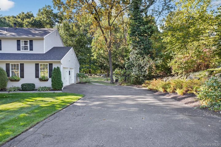 Property Photo:  126 Foxwood Dr S  NY 12550 