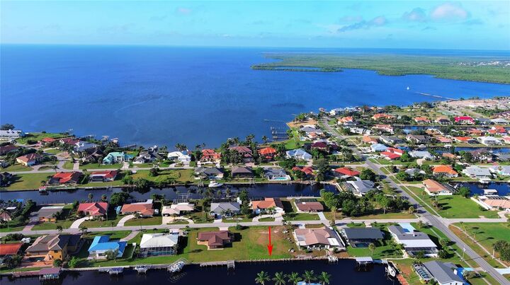 Property Photo: 108 SE Sinclair Street SE FL 33952