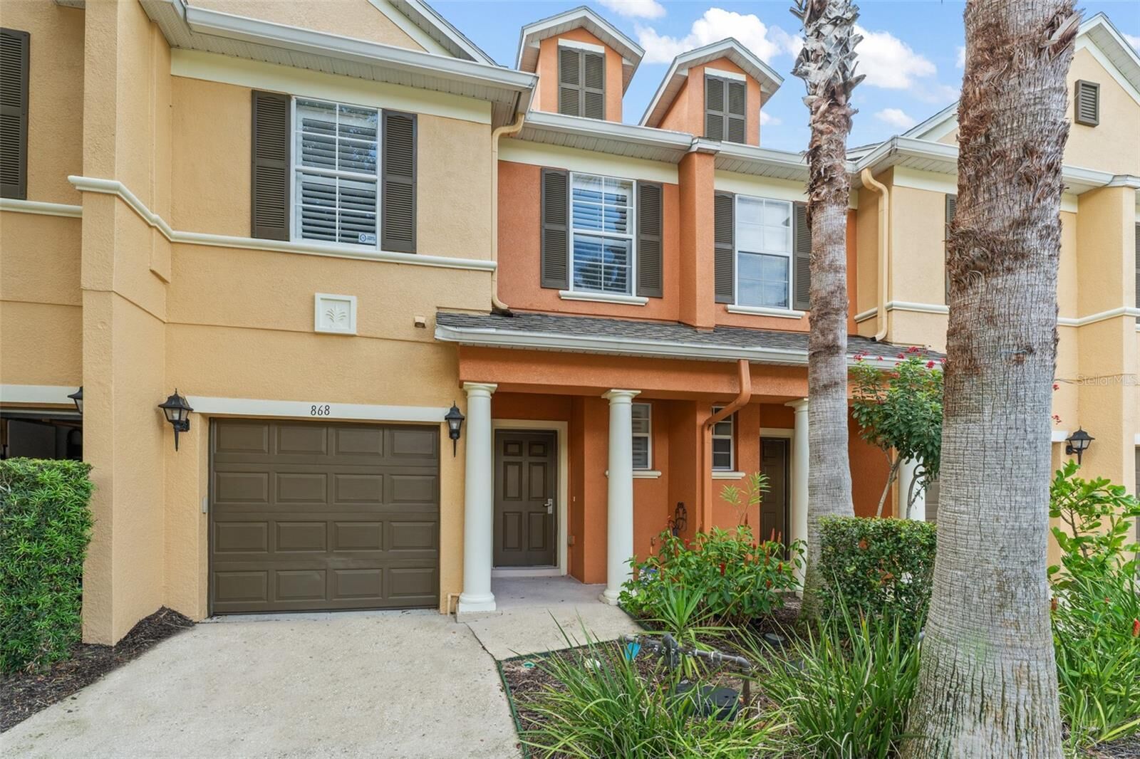 Property Photo:  868 Assembly Court  FL 34747 