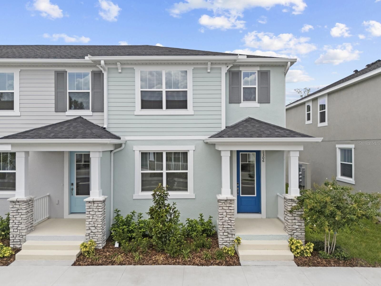 Property Photo:  1306 Tarflower Drive  FL 32708 