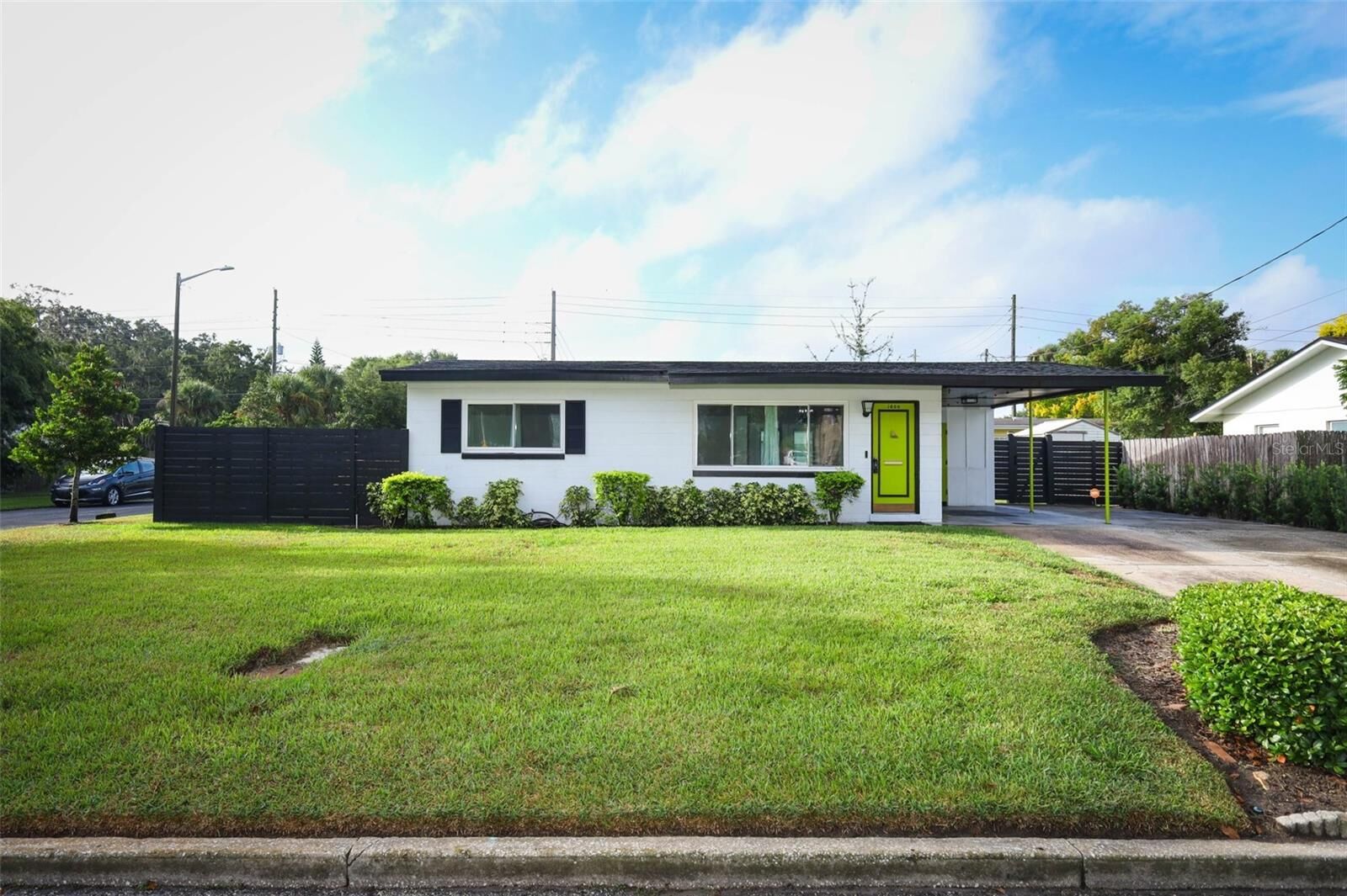 Property Photo:  1400 Shady Lane Drive  FL 32804 