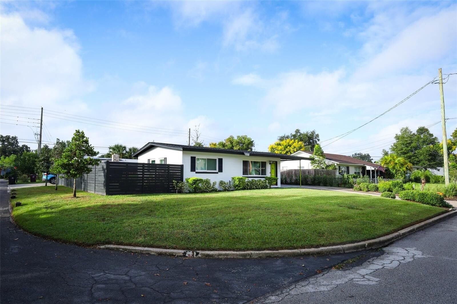 Property Photo: 1400 Shady Lane Drive FL 32804