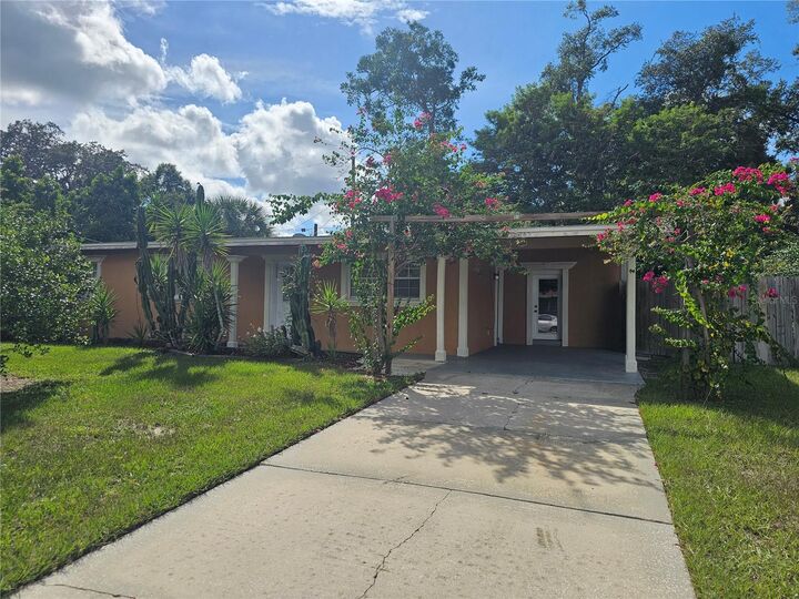 Property Photo: 165 Jay Drive FL 32714