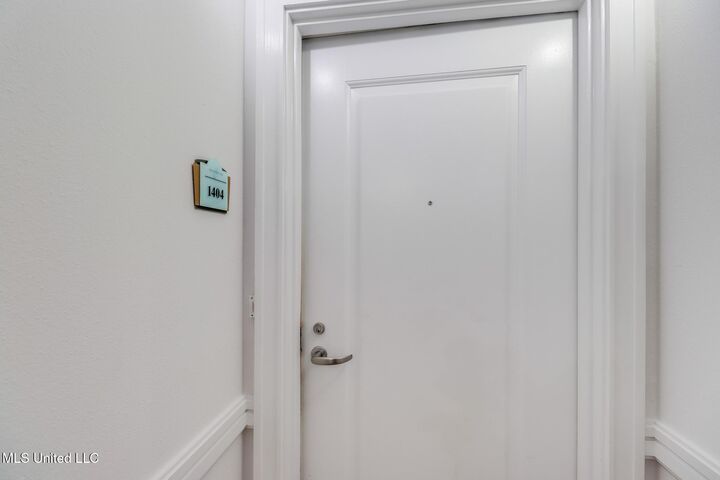 Property Photo:  2060 Beach Boulevard  MS 39531 