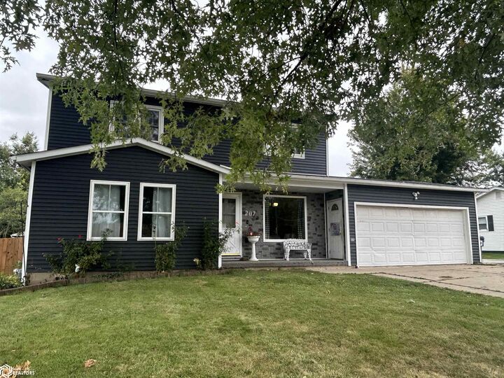 207 W Ingledue Street  Marshalltown IA 50158 photo