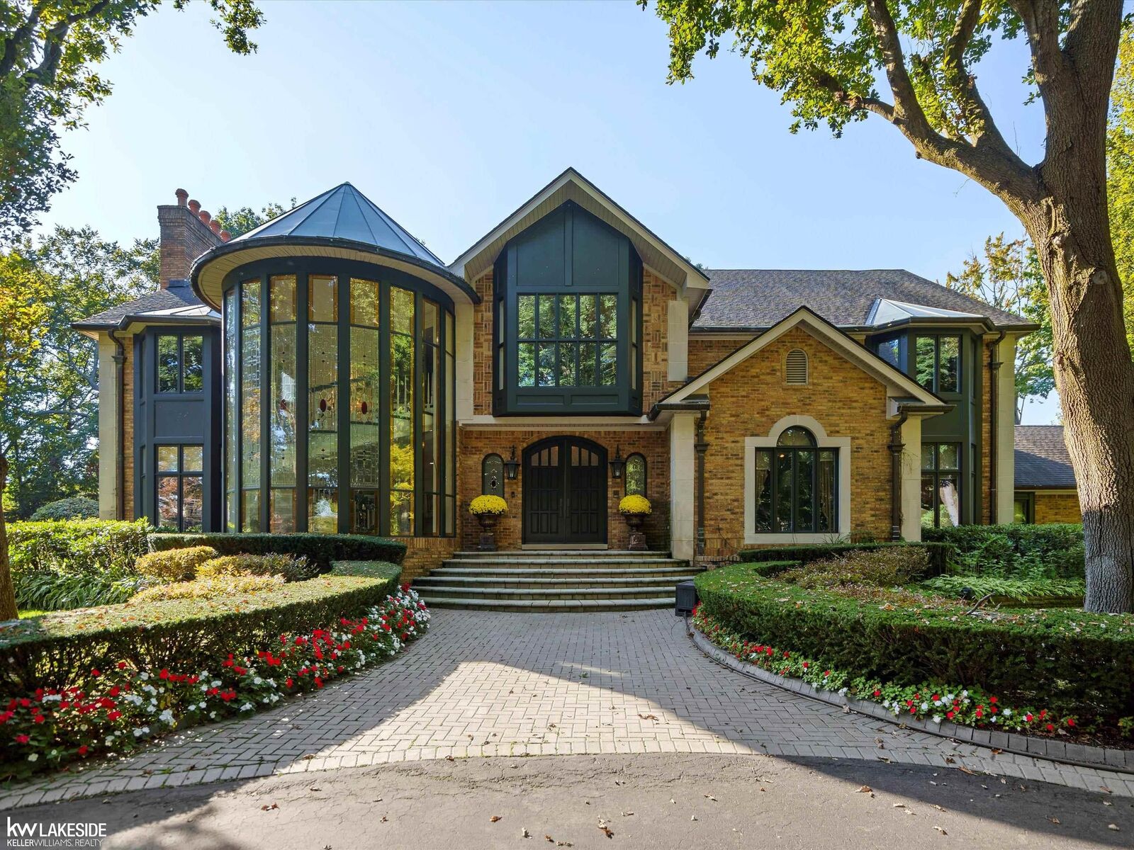 Property Photo: 17455 Iris Circle MI 48036