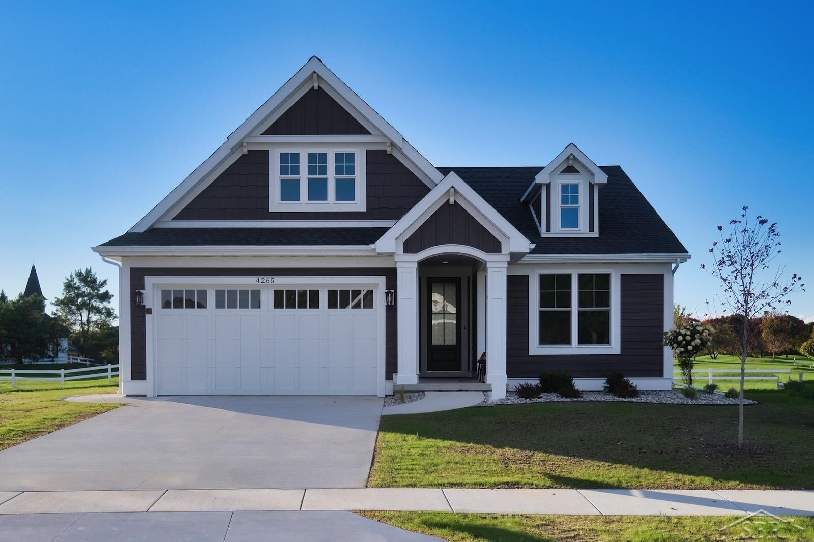 Property Photo:  4265 Village Green Drive  MI 48623 
