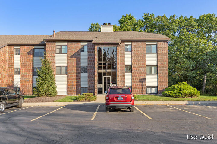 Property Photo: 3364 Devonwood Hills F MI 49525-6821