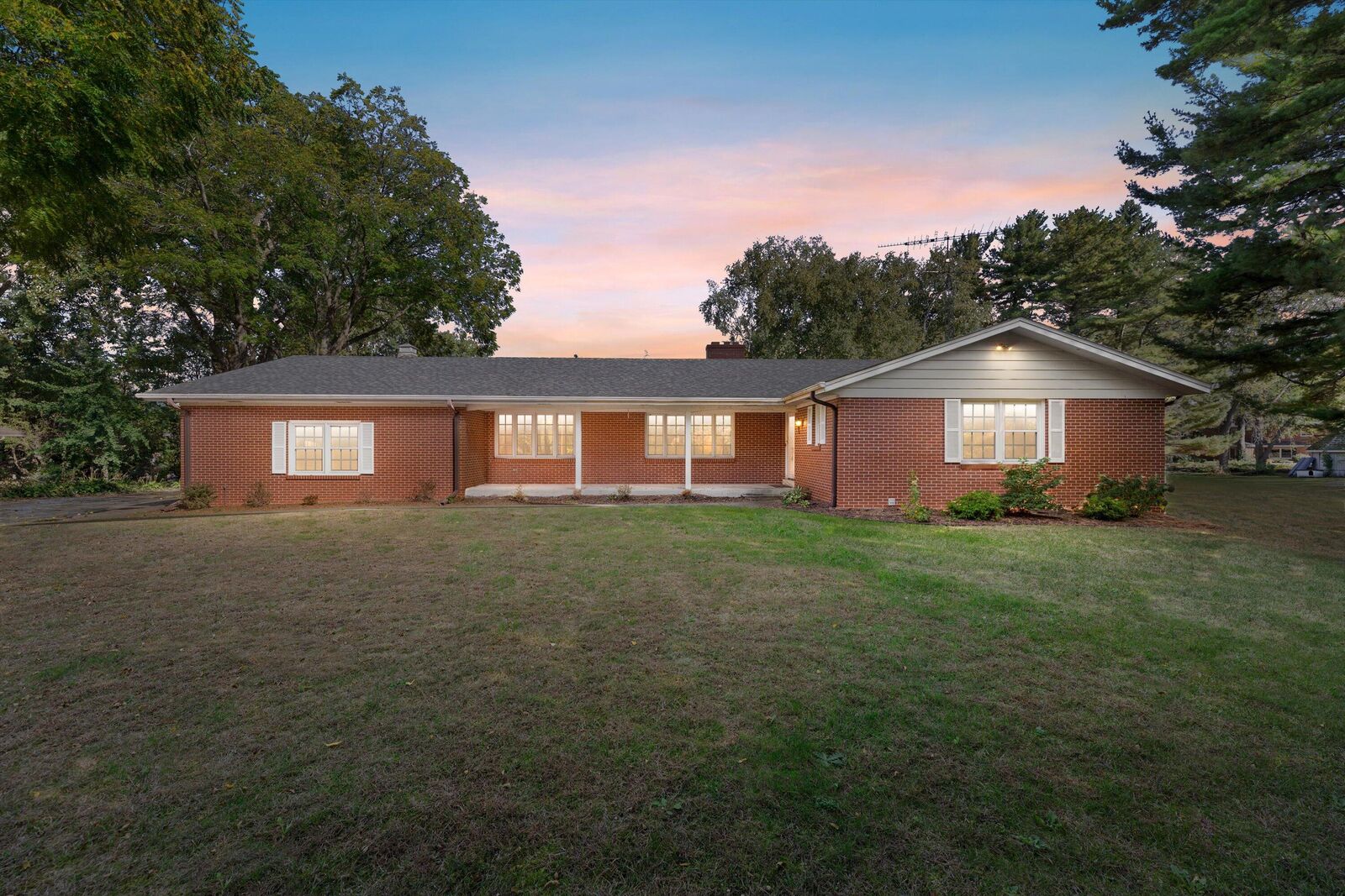 Property Photo: 3921 Lathrop Ave WI 53405