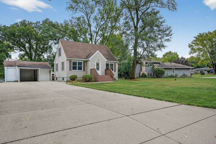Property Photo:  1N027 Ethel Street  IL 60187 