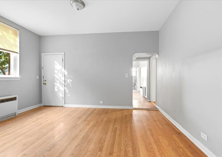 Property Photo:  7208 W School Street 1  IL 60634 