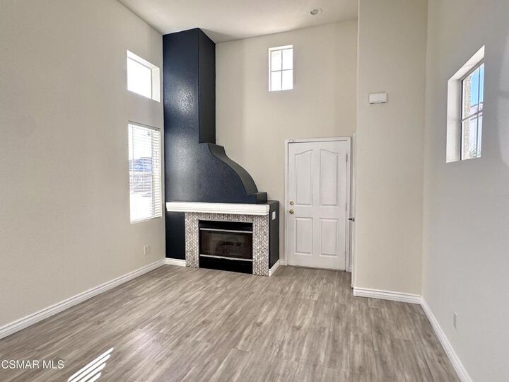 Property Photo: 5620 Sienna Way CA 91362