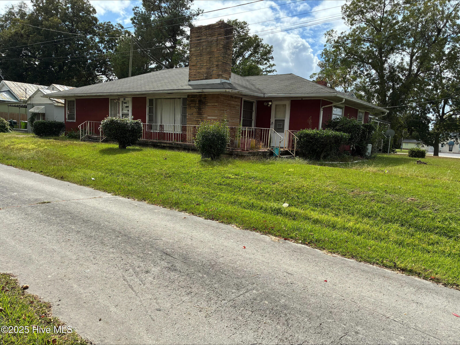 Property Photo:  821 Smith Street  NC 28560 
