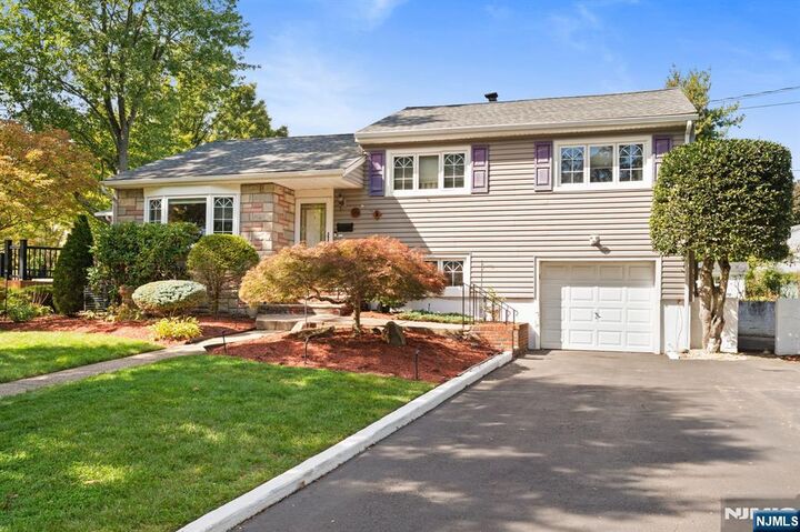 Property Photo:  715 Bush Place  NJ 07652 