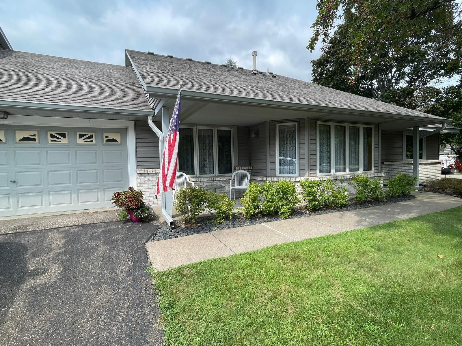 Property Photo:  2558 Sumac Circle  MN 55110 