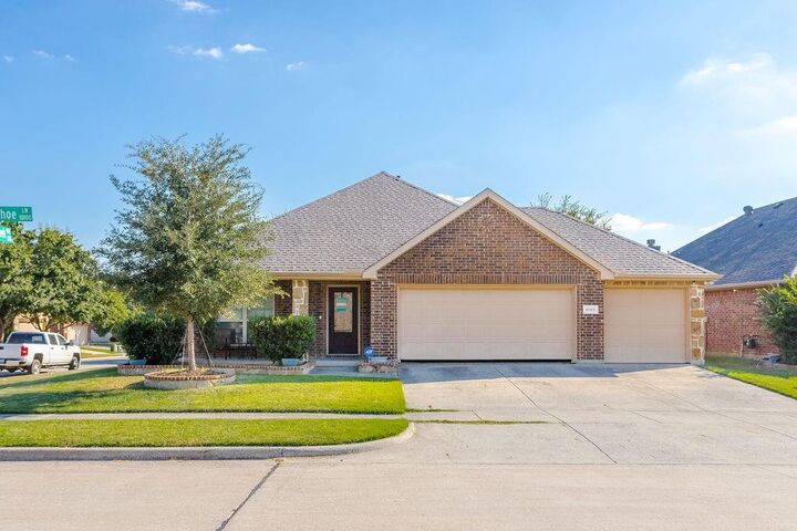 Property Photo:  10101 Horseshoe Lane  TX 75072 