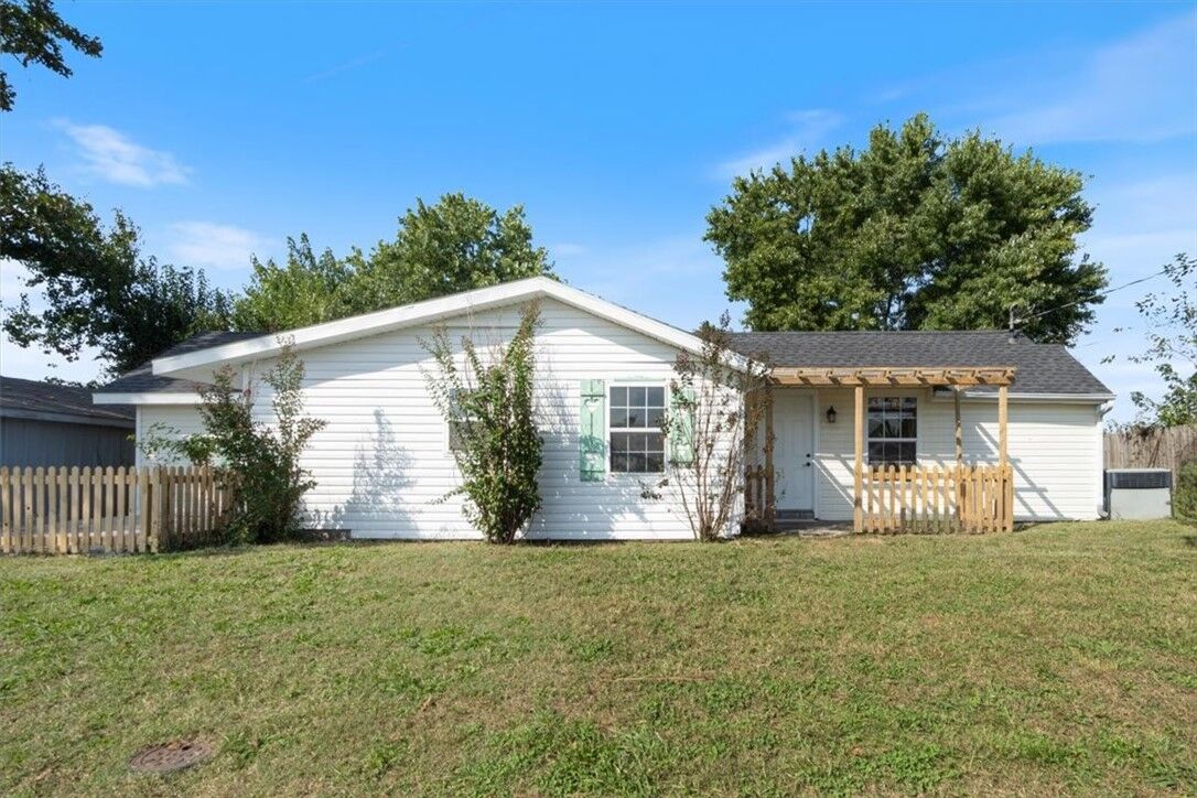 Property Photo:  202 Buttry Road  AR 72756 
