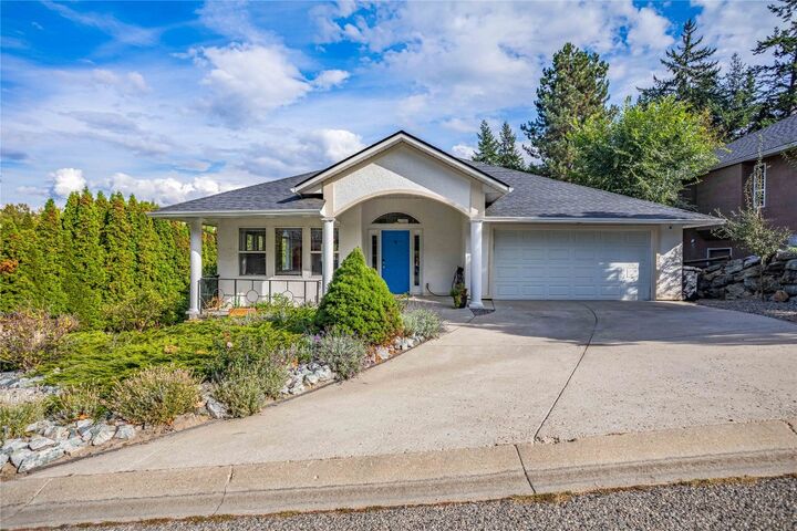 Property Photo:  311 Woodpark Crescent  BC V1V 2A9 