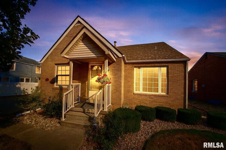 1213 W Northcrest Avenue  Peoria IL 61614 photo