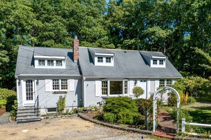 40 Viking Dr  Dennis MA 02660 photo
