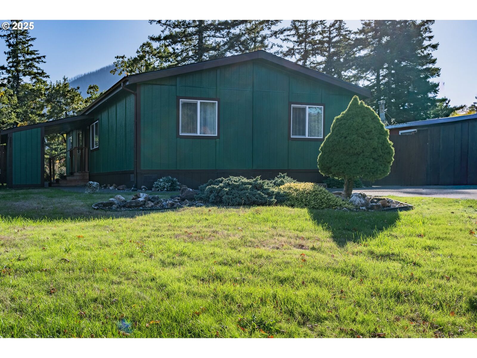 Property Photo: 818 Celilo WA 98639